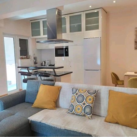 Stylish -Modern Apartment Heart Of Marousi Athena Bagian luar foto