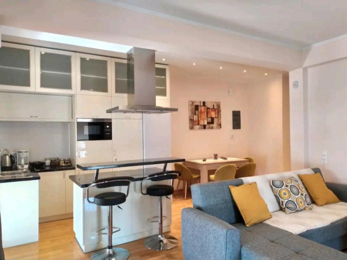 Stylish -Modern Apartment Heart Of Marousi Athena Bagian luar foto